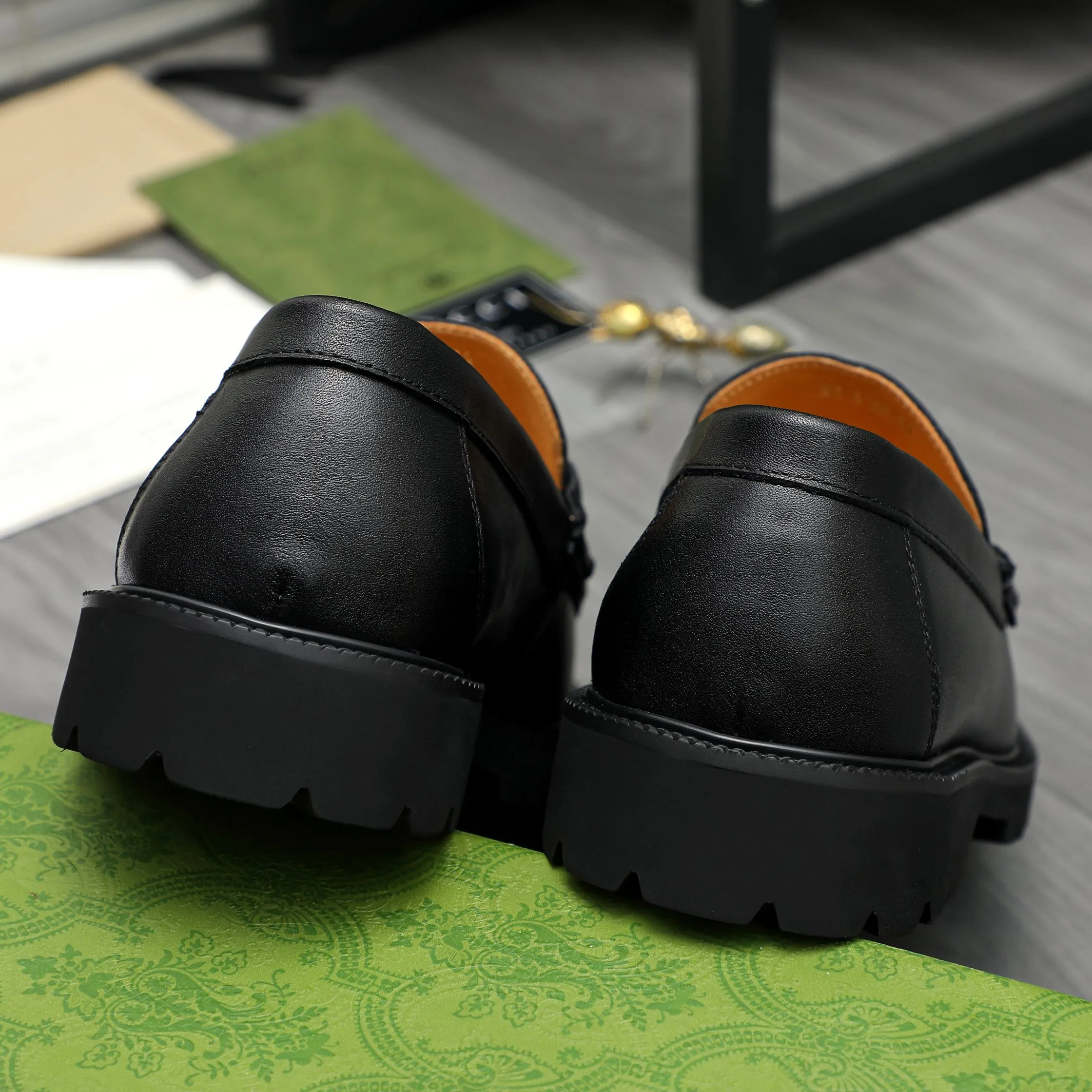 Men's shoes 💰p560 Product trademark: GUCCI "Gucci" business slip-on leather shoes Regular size: 38-46 (38.45.46 custom-made, non-returnable) Product materials: Selected high-quality cowhide upper, cowhide lining, non-slip rubber outsole